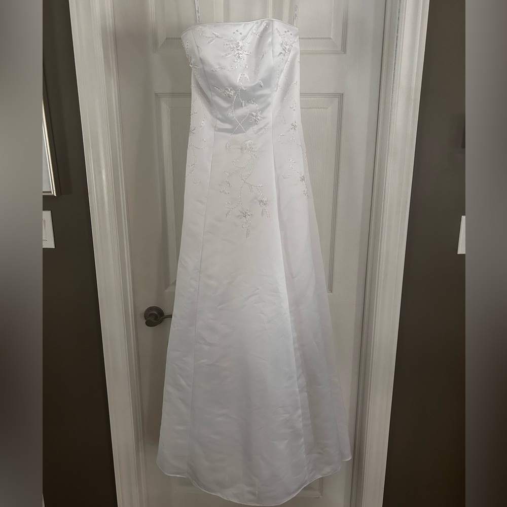 White Strapless Wedding / Prom Dress